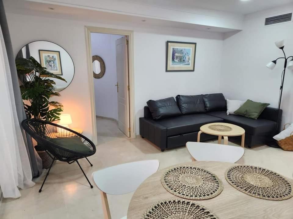 Apartment Beachfront Accommodation Estepona Exterior foto