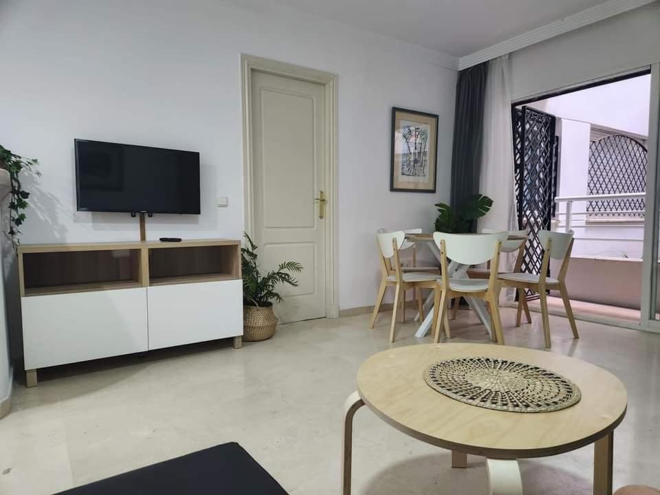 Apartment Beachfront Accommodation Estepona Exterior foto